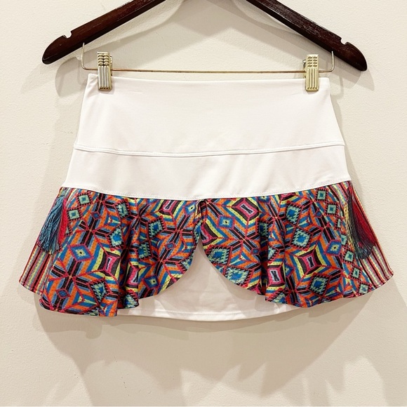 Lucky In Love Tennis Skort Womens Extra Small White Multicolor Geometric Print - Picture 1 of 10
